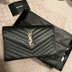 Monogramme Large Grain de Poudre Wallet on Chain